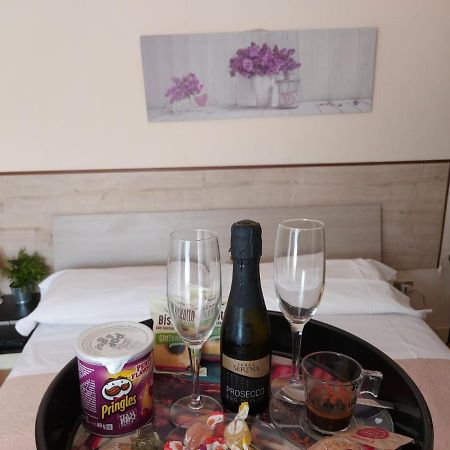 Albergo Ristorante Bar Pizzeria La Lanterna Santi Cosma e Damiano Kültér fotó