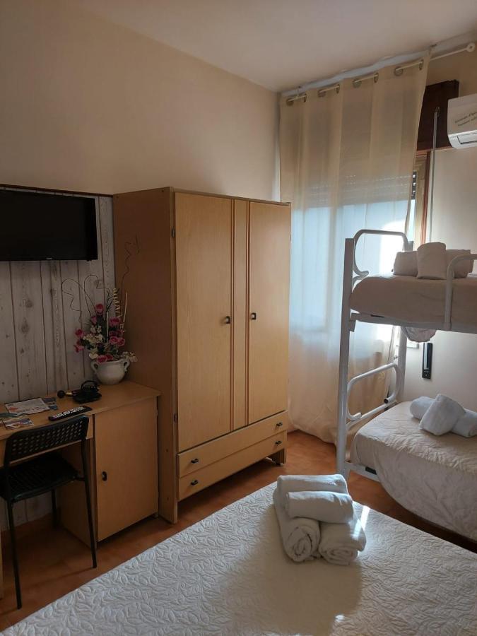 Albergo Ristorante Bar Pizzeria La Lanterna Santi Cosma e Damiano Kültér fotó