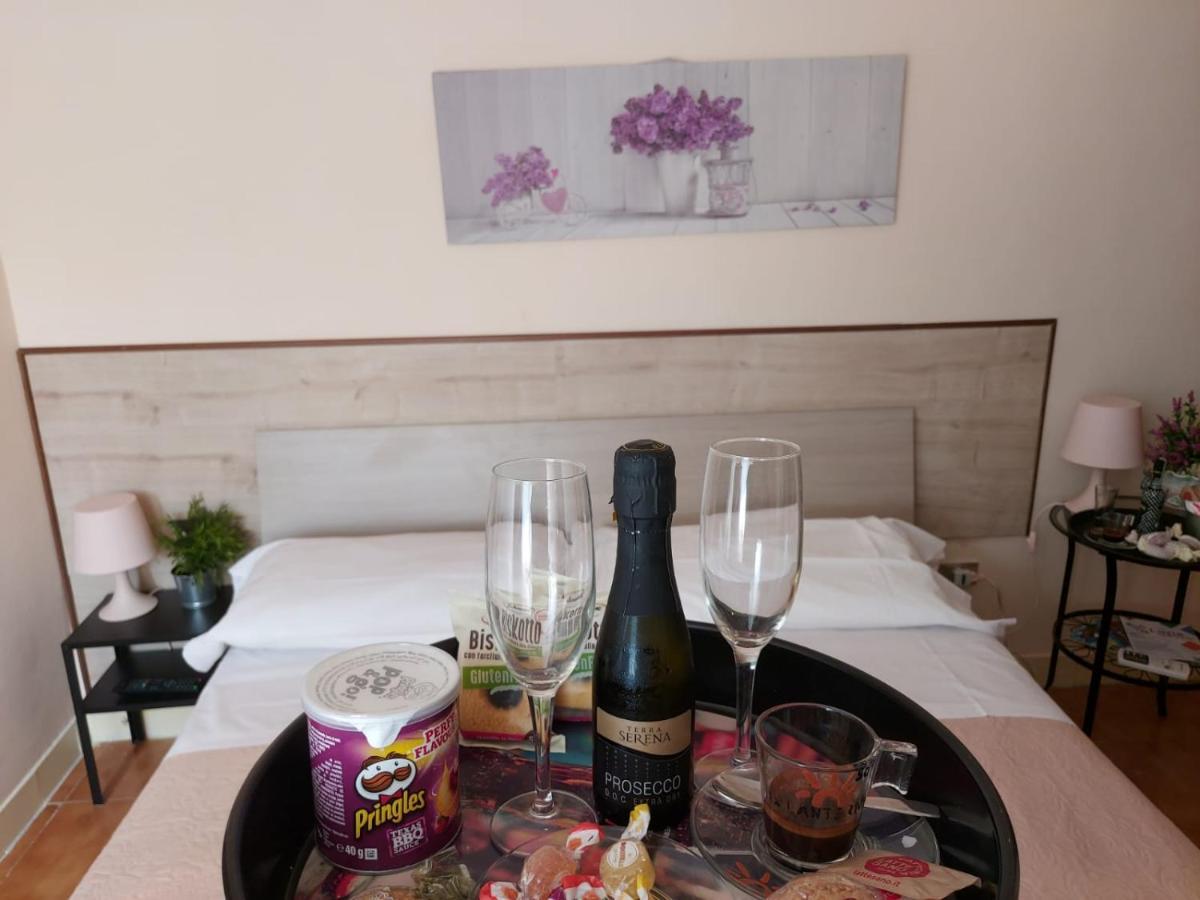 Albergo Ristorante Bar Pizzeria La Lanterna Santi Cosma e Damiano Kültér fotó