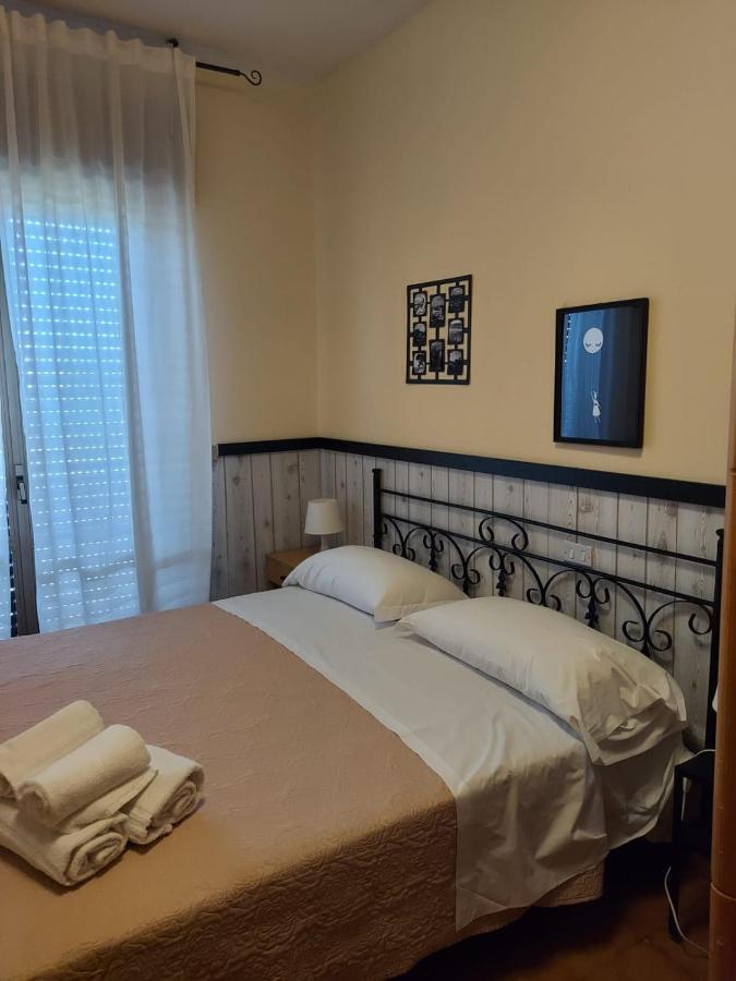 Albergo Ristorante Bar Pizzeria La Lanterna Santi Cosma e Damiano Kültér fotó