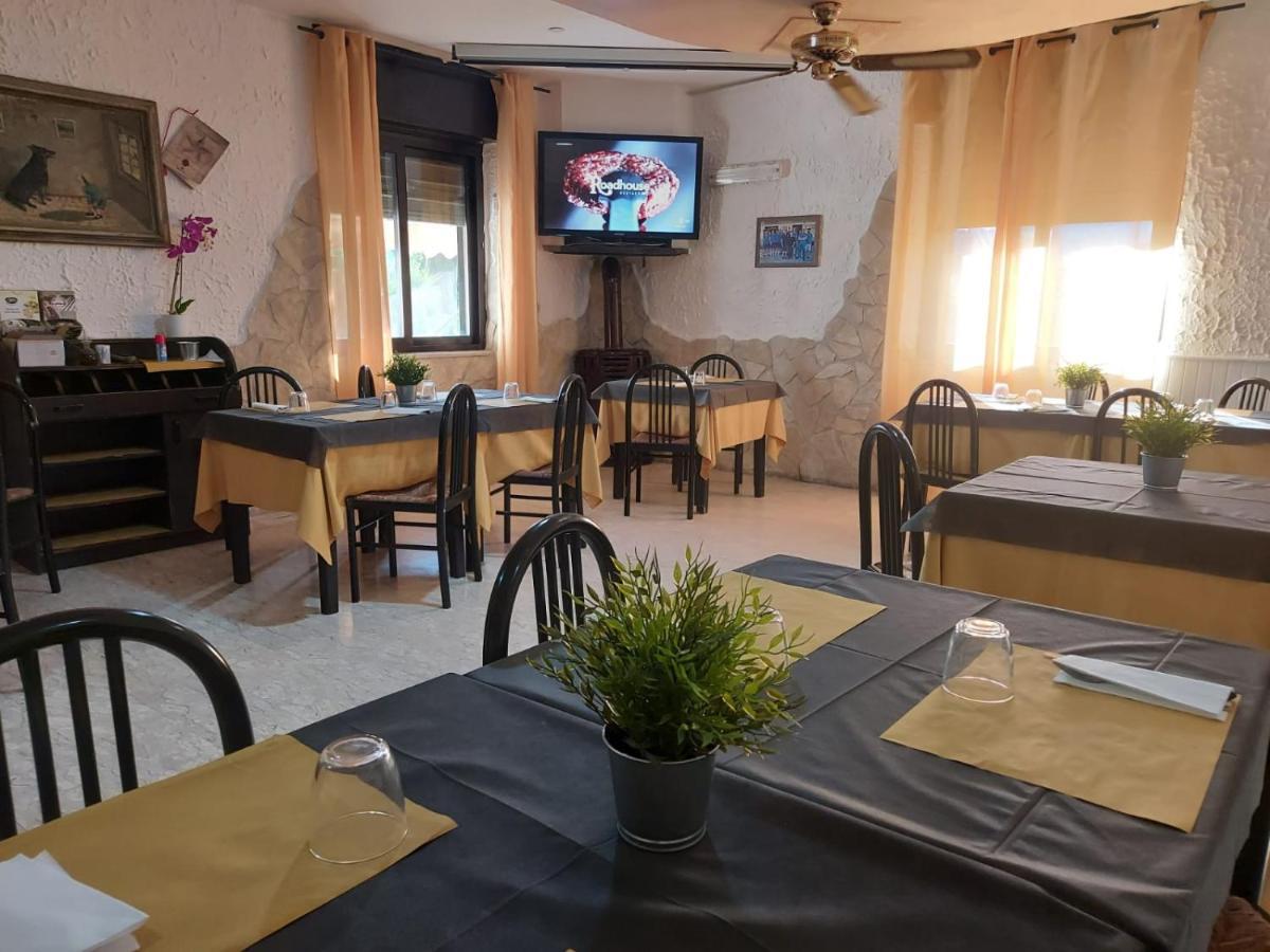 Albergo Ristorante Bar Pizzeria La Lanterna Santi Cosma e Damiano Kültér fotó