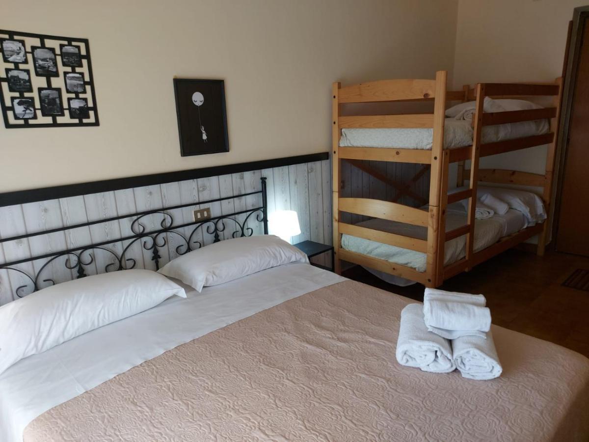 Albergo Ristorante Bar Pizzeria La Lanterna Santi Cosma e Damiano Kültér fotó