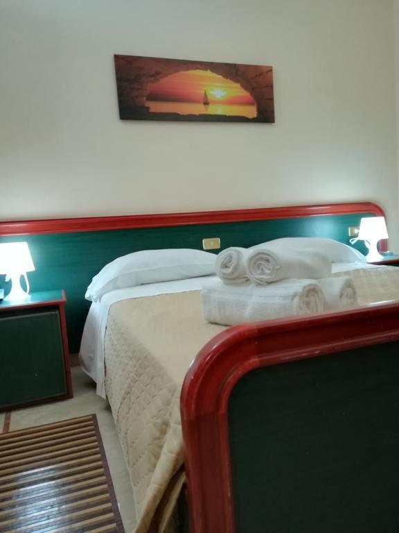 Albergo Ristorante Bar Pizzeria La Lanterna Santi Cosma e Damiano Kültér fotó